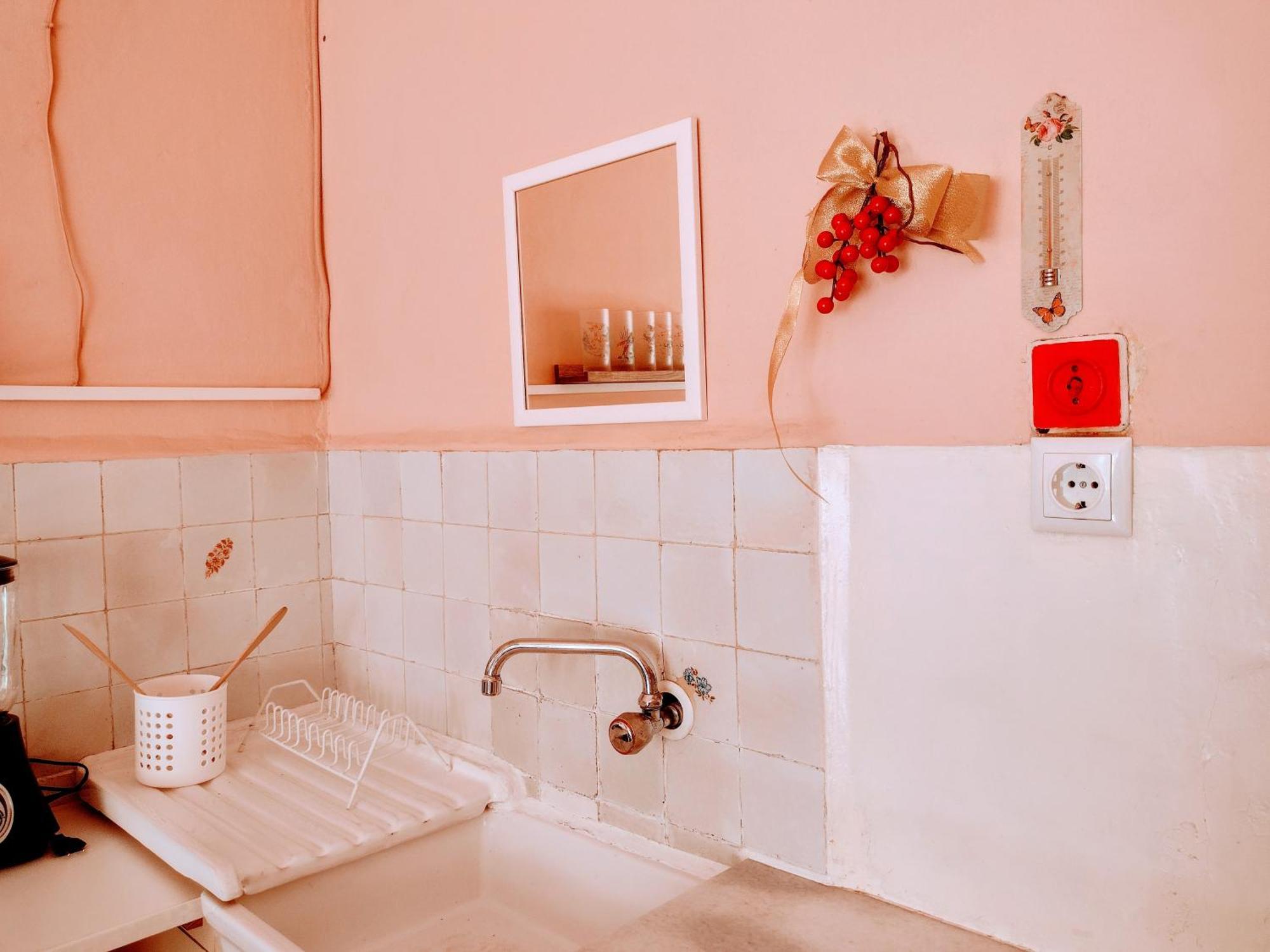 Era Echoes - Preserved Historical Apartment ティラナ エクステリア 写真